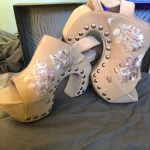 Alexander Mcqueen EmbroideredRunway Slingback Clog